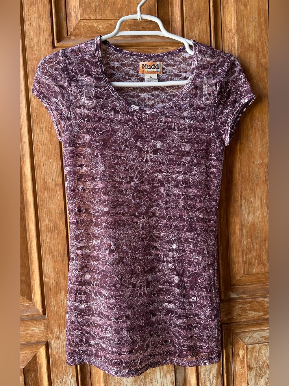 Mudd Short Sleeve Scoop Neck Top in Plum Floral Print